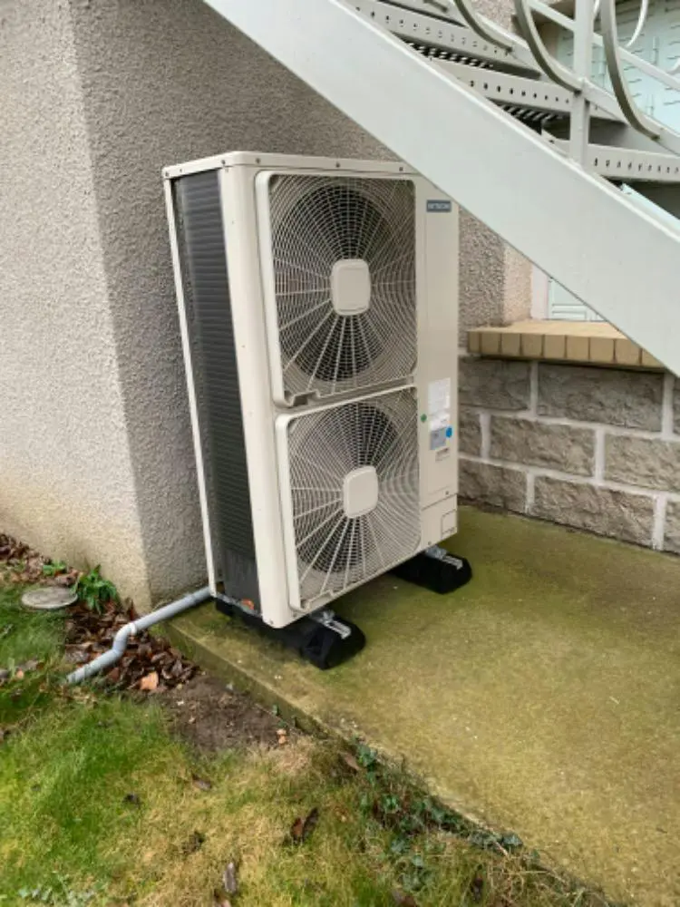 Pompe a chaleur unite exterieur Air et bois